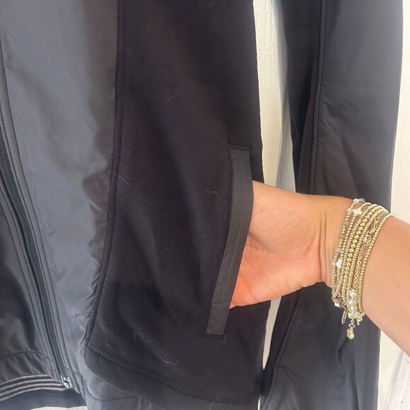 Lululemon Kanto Catch Me Run Full-Zip Reflective Jacket Women's Size 4 in Black - Picture 2 of 5